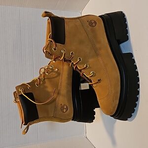 (NWOT) COMBAT TIMBERLAND BOOTS